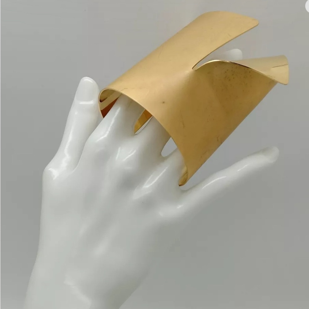 Celine cuff. Rare. Comes with dust bag - Picture 4 of 8